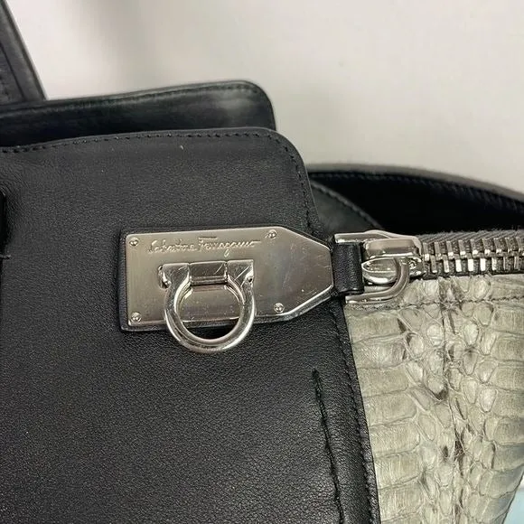 SALVATOREFERRAGAMOLARGE BLACK LEATHER AND GREY SNAKE BAG