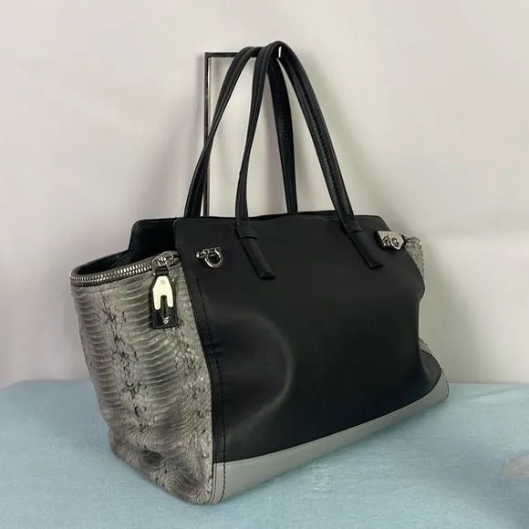 SALVATOREFERRAGAMOLARGE BLACK LEATHER AND GREY SNAKE BAG